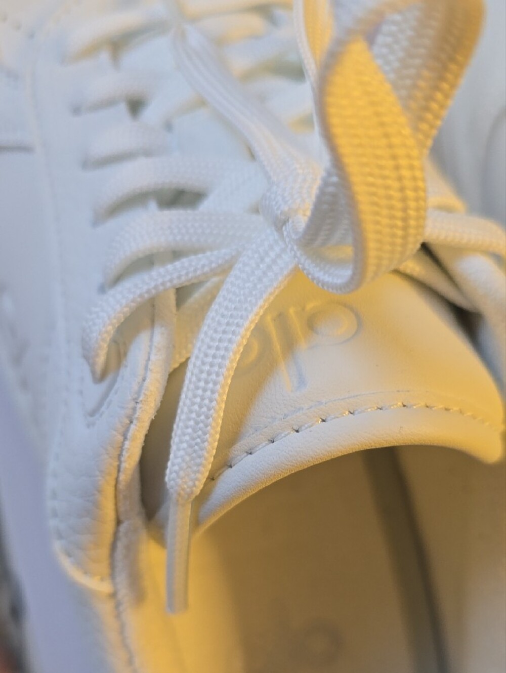 ALO Yoga Woman 7.5 White Sneakers with Gum Sole - Picture 8 of 8